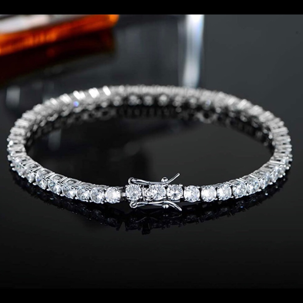 4.5ct Tennis Bracelet - Picture 4 of 5